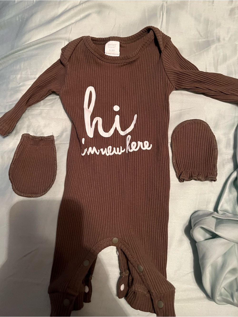 Hi i’m new here baby outfit
